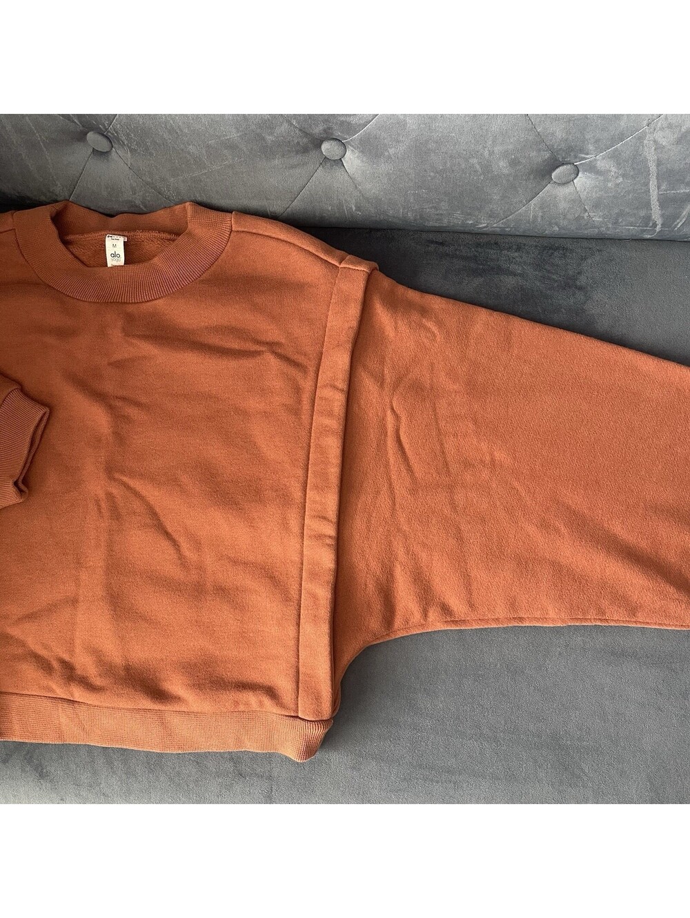 ALO YOGA Cropped Fresh Coverup M Pullover Sweatshirt Brown Dolman Crew MINT - Picture 4 of 13